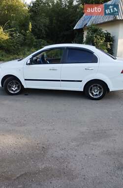 Седан Chevrolet Aveo 2008 в Умани