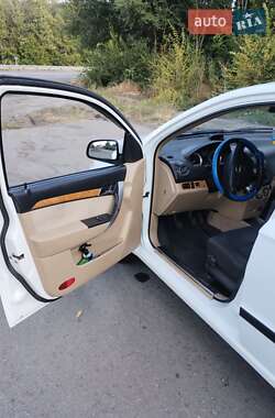 Седан Chevrolet Aveo 2008 в Умани