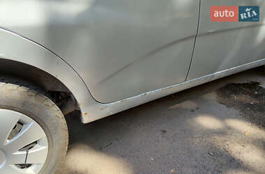 Хэтчбек Chevrolet Aveo 2006 в 