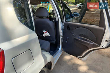 Хэтчбек Chevrolet Aveo 2006 в 