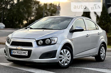 Седан Chevrolet Aveo 2012 в Києві