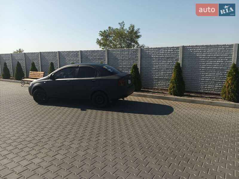 Седан Chevrolet Aveo 2005 в Днепре