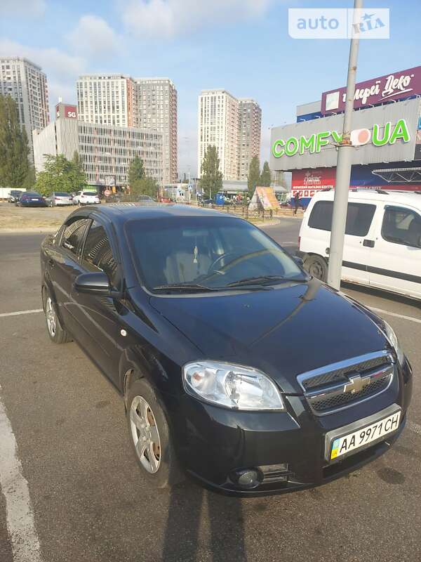 Седан Chevrolet Aveo 2011 в Киеве
