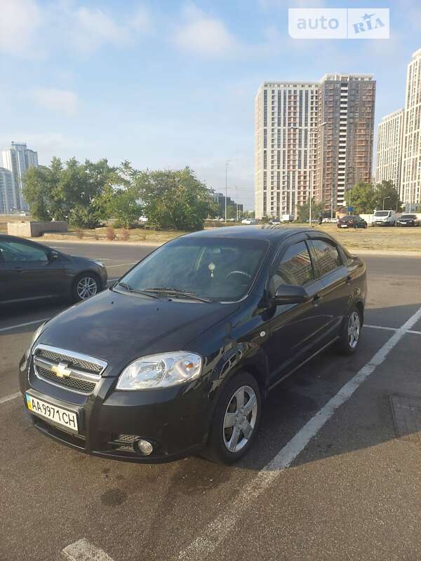 Седан Chevrolet Aveo 2011 в Киеве
