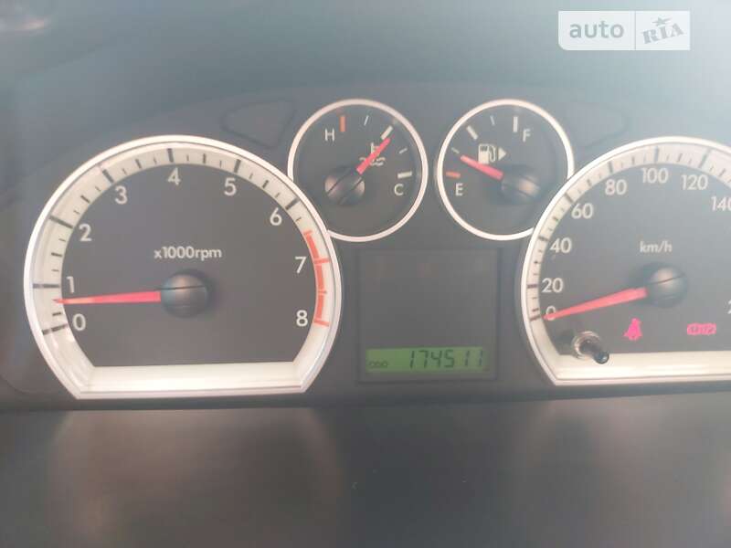 Седан Chevrolet Aveo 2011 в Киеве