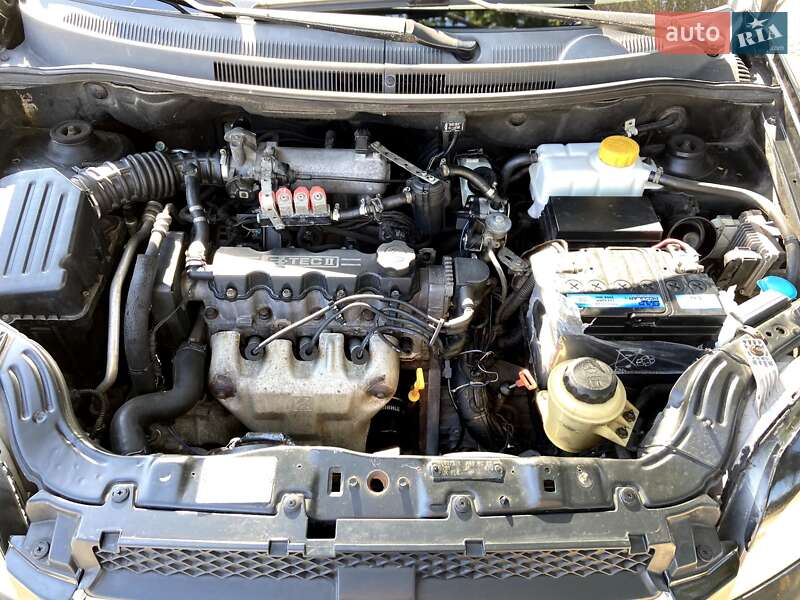 Седан Chevrolet Aveo 2006 в Киеве