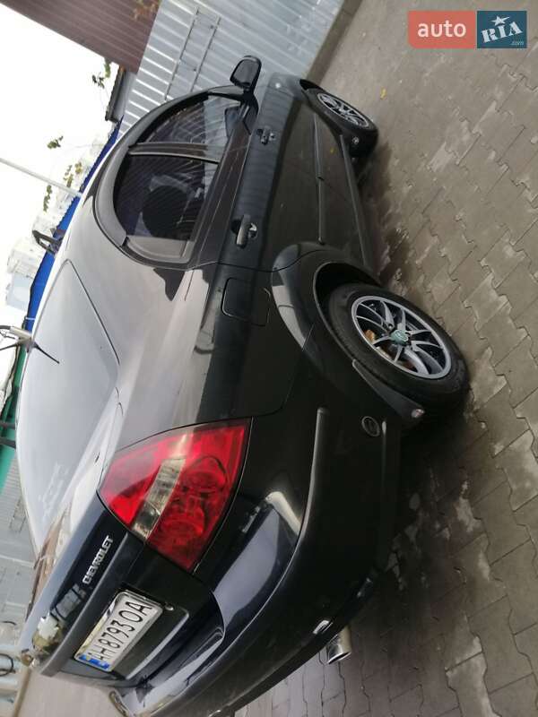 Седан Chevrolet Aveo 2006 в Киеве