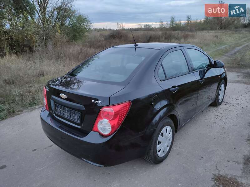 Седан Chevrolet Aveo 2012 в Чернигове