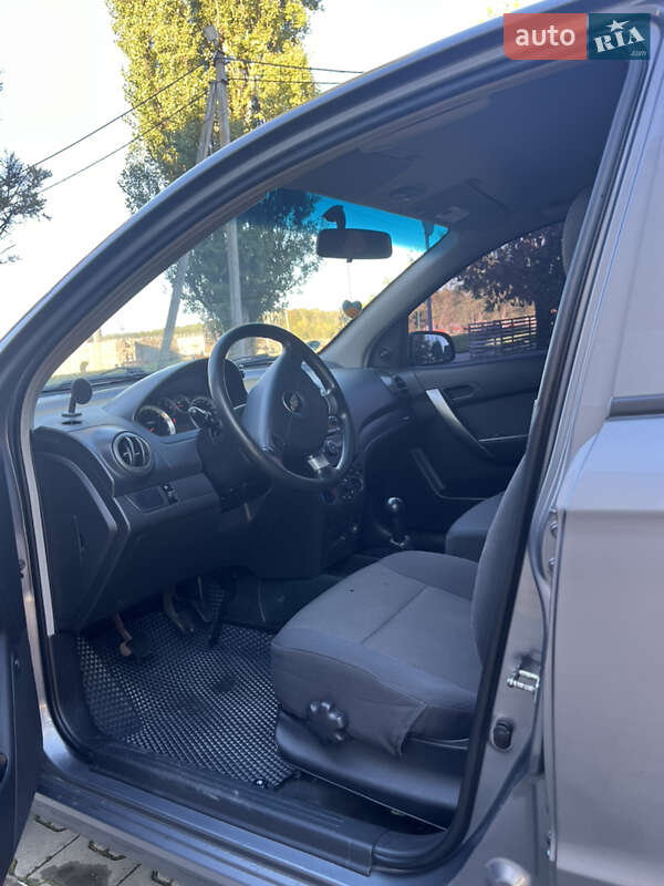 Седан Chevrolet Aveo 2008 в Звягелі