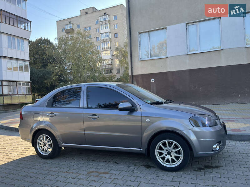 Седан Chevrolet Aveo 2008 в Звягелі