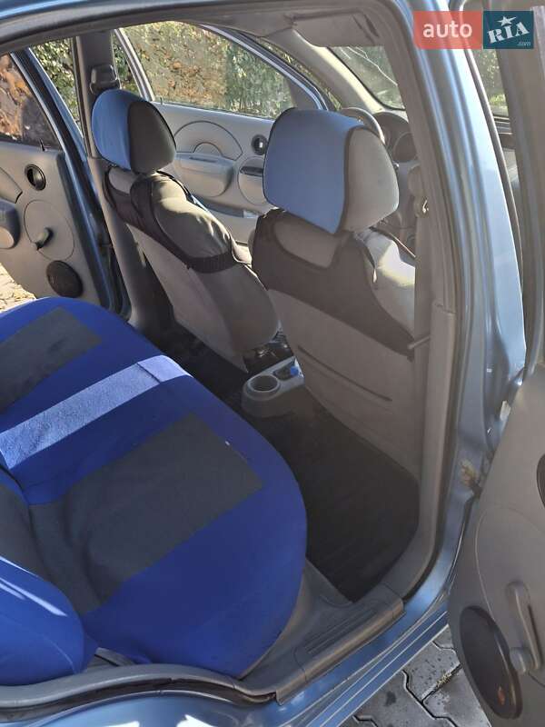 Седан Chevrolet Aveo 2004 в Черновцах