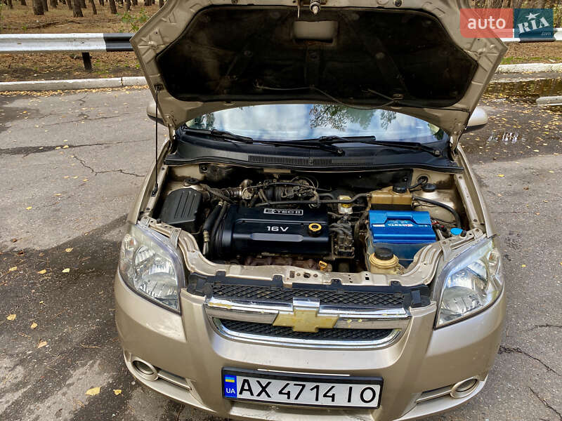 Седан Chevrolet Aveo 2007 в Краснограді