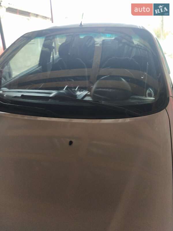 Седан Chevrolet Aveo 2004 в Оболони