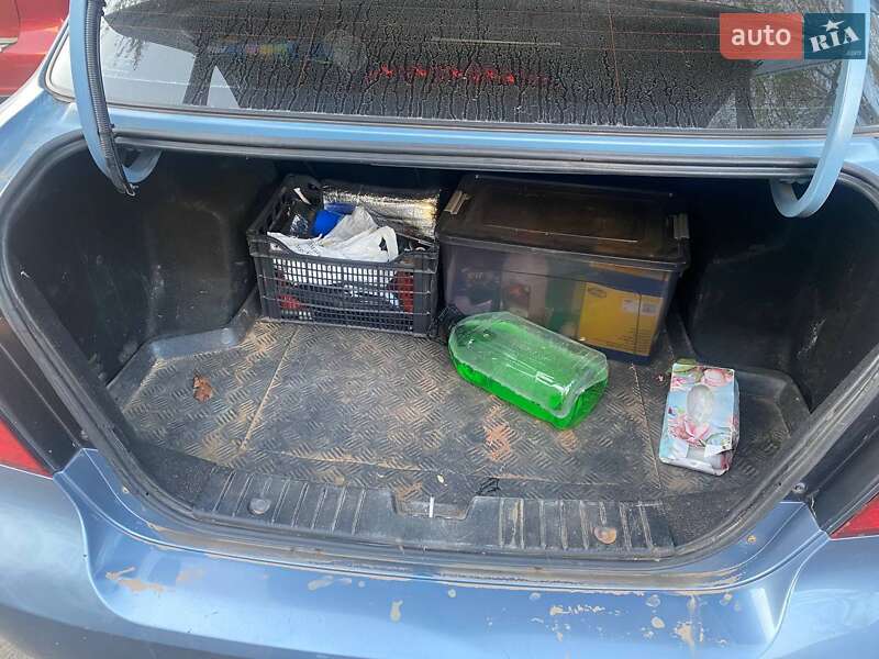 Седан Chevrolet Aveo 2006 в Києві