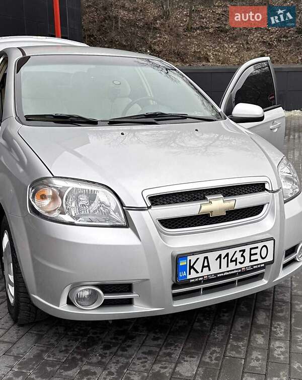 Седан Chevrolet Aveo 2008 в Смеле