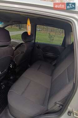 Хэтчбек Chevrolet Aveo 2006 в 
