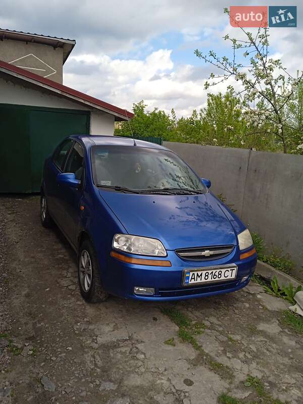 Седан Chevrolet Aveo 2004 в Андрушевке