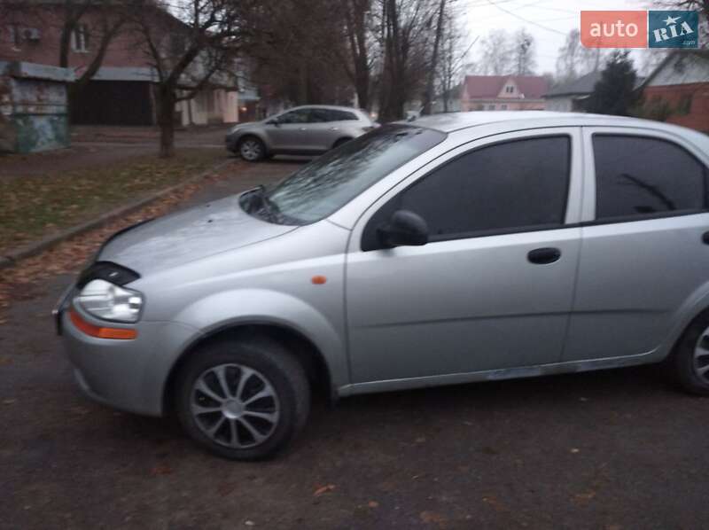 Седан Chevrolet Aveo 2005 в Прилуках