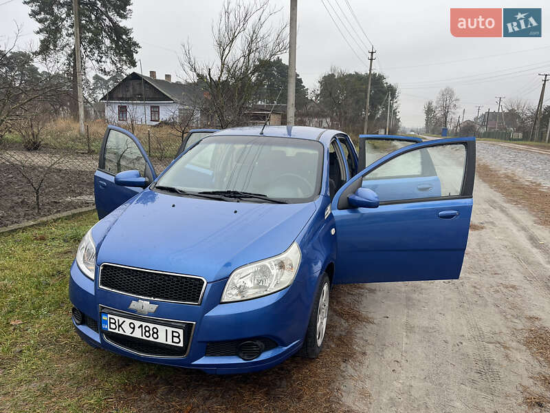 Хетчбек Chevrolet Aveo 2009 в 