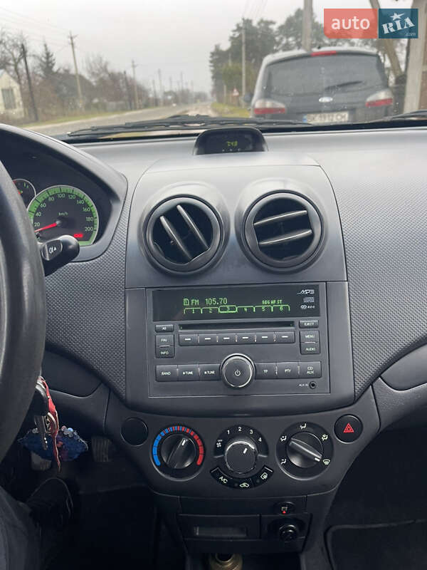 Хэтчбек Chevrolet Aveo 2009 в Ровно фото 3 Хэтчбек Chevrolet Aveo 2009 в Ровно