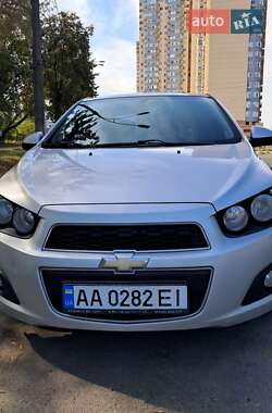 Седан Chevrolet Aveo 2013 в Києві