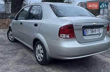 Седан Chevrolet Aveo 2005 в Кременчуці