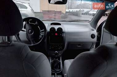 Седан Chevrolet Aveo 2005 в Чернігові