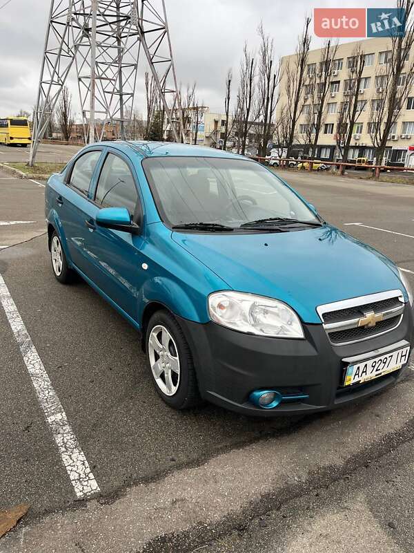 Седан Chevrolet Aveo 2008 в Києві