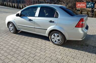 Седан Chevrolet Aveo 2006 в Чернівцях