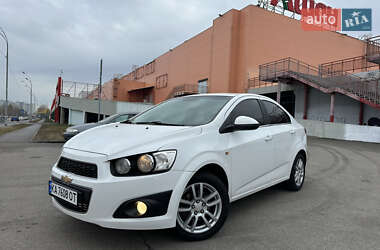 Седан Chevrolet Aveo 2012 в Києві