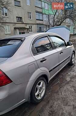 Седан Chevrolet Aveo 2006 в Чугуєві