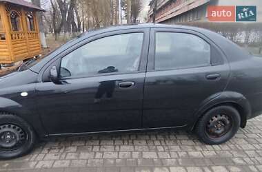 Седан Chevrolet Aveo 2005 в Чернівцях