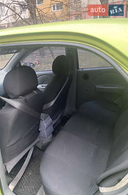 Седан Chevrolet Aveo 2005 в 