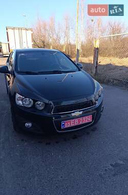 Хетчбек Chevrolet Aveo 2011 в Сарнах