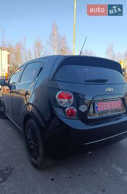 Хетчбек Chevrolet Aveo 2011 в Сарнах