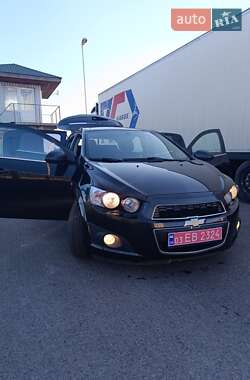 Хетчбек Chevrolet Aveo 2011 в Сарнах