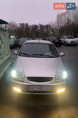 Седан Chevrolet Aveo 2005 в Києві