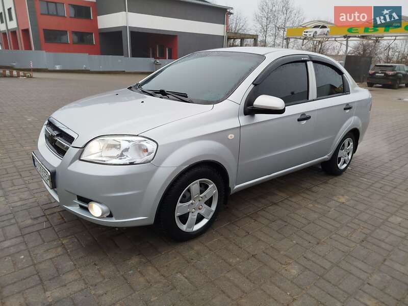 Седан Chevrolet Aveo 2008 в Черновцах