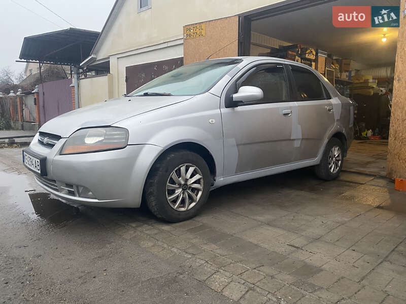 Седан Chevrolet Aveo 2005 в Днепре