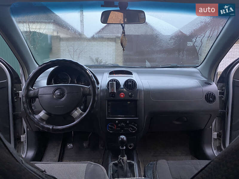 Седан Chevrolet Aveo 2005 в Днепре