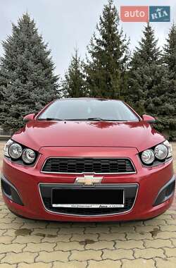 Хэтчбек Chevrolet Aveo 2011 в 