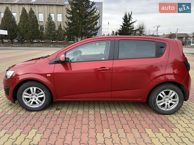 Хэтчбек Chevrolet Aveo 2011 в Корсуне-Шевченковском