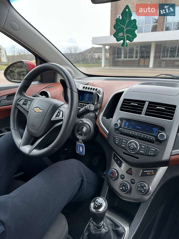 Хэтчбек Chevrolet Aveo 2011 в Корсуне-Шевченковском