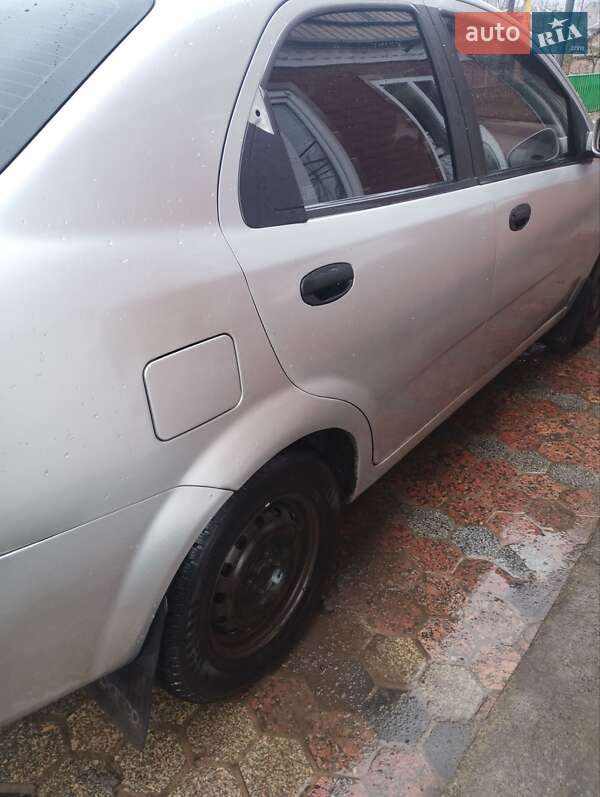 Седан Chevrolet Aveo 2005 в Кропивницком