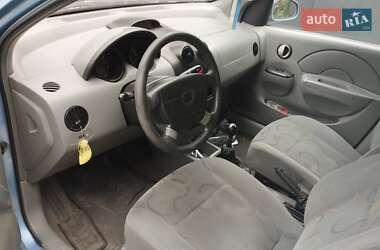 Хэтчбек Chevrolet Aveo 2005 в 