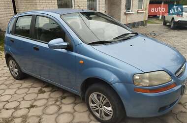 Хэтчбек Chevrolet Aveo 2005 в 
