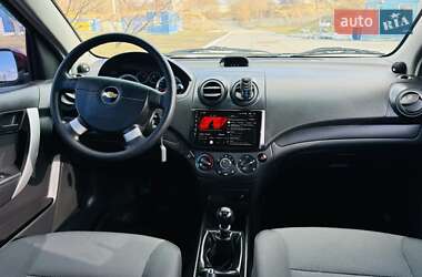 Седан Chevrolet Aveo 2010 в Дніпрі