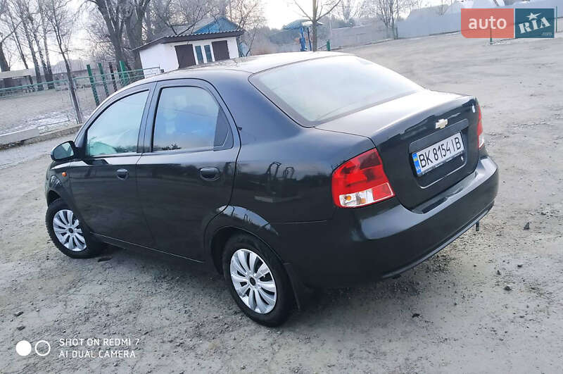 Седан Chevrolet Aveo 2005 в Ровно