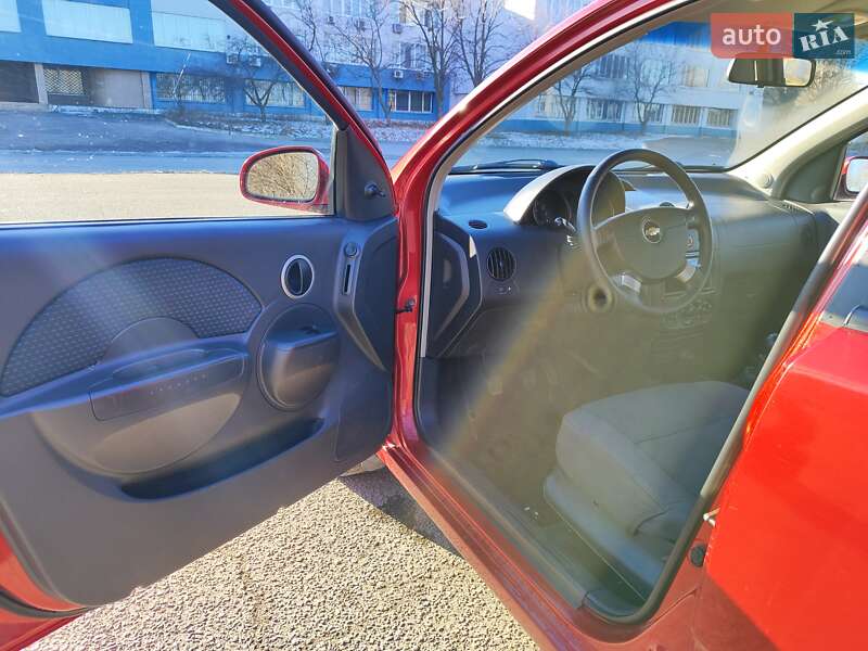 Хетчбек Chevrolet Aveo 2006 в Дніпрі