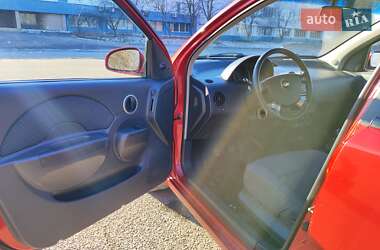 Хэтчбек Chevrolet Aveo 2006 в 